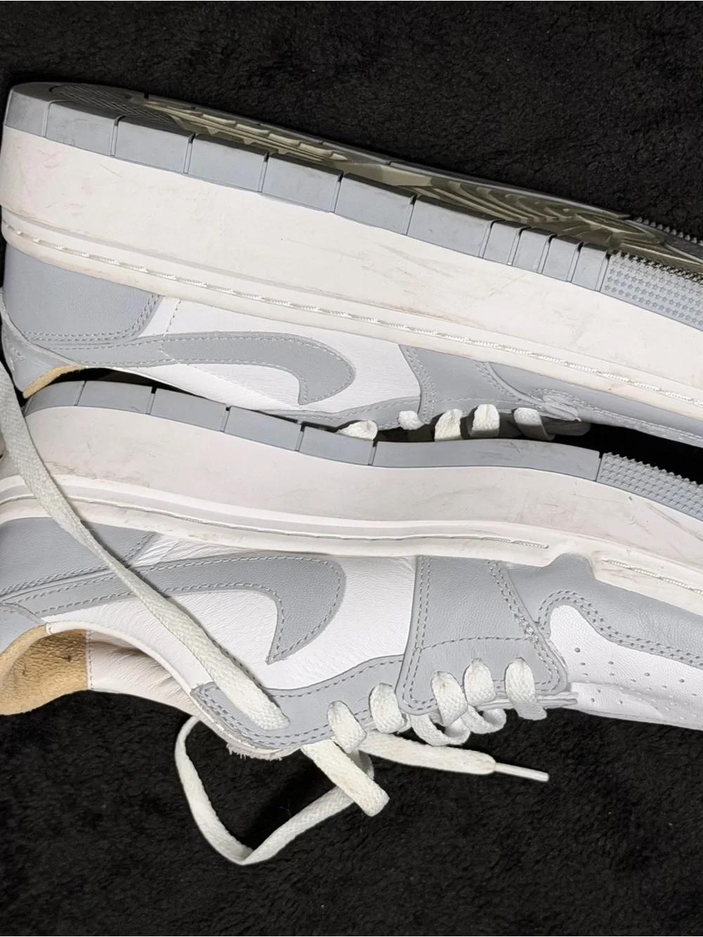 Nike Women's Low-Top Sneakers in White and Light Gray